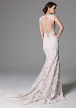 Load image into Gallery viewer, Watters &#39;Ashland&#39; size 6 new wedding dress back view on model
