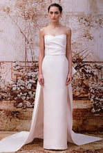 Load image into Gallery viewer, Monique Lhuillier &#39;Portia&#39; size 4 used wedding dress front view on model
