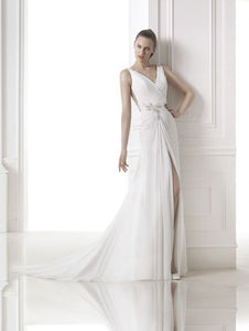 Pronovias 'Maranta' size 6 used wedding dress front view on model