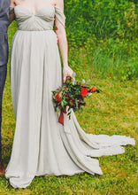 Load image into Gallery viewer, Sarah Seven &#39;Quincy&#39; - Sarah Seven - Nearly Newlywed Bridal Boutique - 7
