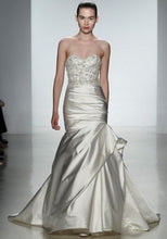 Load image into Gallery viewer, Kenneth Pool &#39;Emilia K434&#39; size 4 used wedding dress front view on model
