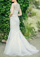 Load image into Gallery viewer, Monique Lhuillier &#39;Luella&#39; - Monique Lhuillier - Nearly Newlywed Bridal Boutique - 3
