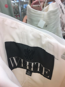 Vera Wang White 'Organza' size 10 new wedding dress view of tag