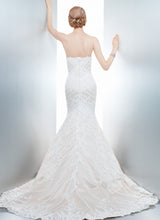Load image into Gallery viewer, Matthew Christopher &#39;Sophia&#39; size 6 new wedding dress back view on model
