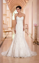 Load image into Gallery viewer, Stella York &#39;5840&#39; size 2 used wedding dress front view on model
