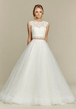Load image into Gallery viewer, Hayley Paige &#39;Sunny Blush&#39; size 14 new wedding dress front view on model
