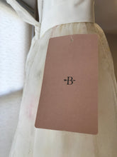 Load image into Gallery viewer, Elizabeth Fillmore &#39;Ballet&#39; size 6 new wedding dress view of tag
