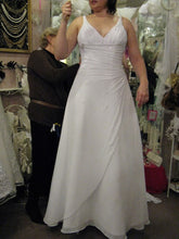 Load image into Gallery viewer, La Sposa &#39;A-Line Dress&#39; - La Sposa - Nearly Newlywed Bridal Boutique - 4
