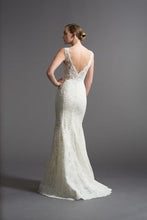 Load image into Gallery viewer, Watters &#39;Tomasina&#39; size 8  used wedding dress back view on model
