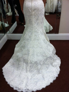 Allure Bridal '9000' size 4 used wedding dress back view on bride