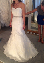 Load image into Gallery viewer, Modern Trousseau &#39;Eve&#39; - Modern Trousseau - Nearly Newlywed Bridal Boutique - 1
