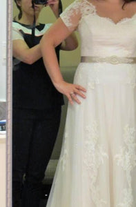 Lazaro 'Sheath Ivory 3004' size 20 new wedding dress front view on bride