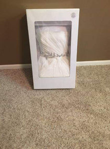Vera Wang White 'Strapless Chiffon' size 12 used wedding dress in box