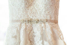 Load image into Gallery viewer, Stella York &#39;&#39;6391&#39; size 4 used wedding dress view of details
