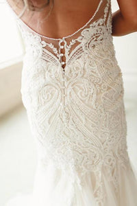 Badgley Mischka 'Ariana' size 6 used wedding dress back view on bride