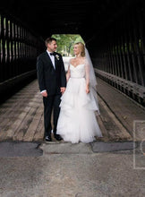 Load image into Gallery viewer, Reem Acra &#39;Lily&#39; size 6 used wedding dress front view on bride
