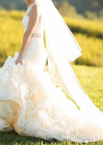 Vera Wang  'Lark' size 4 used wedding dress side view on bride