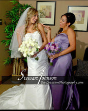 Load image into Gallery viewer, David’s Bridal &#39;T9397&#39; size 2 used wedding dress front view on bride

