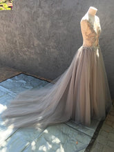 Load image into Gallery viewer, Creature of Habit &#39;Custom Tulle&#39; size 6 new wedding dress side view on mannequin
