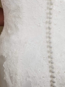 Alfred Angelo '400 Diamond White' size 10 new wedding dress back view 