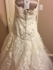 JLM Couture Alvina Valenta Floral & Tulle Wedding Dress - Alvina Valenta - Nearly Newlywed Bridal Boutique - 4