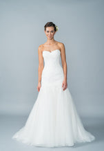 Load image into Gallery viewer, Lis Simon &#39;Helen&#39; size 14 new wedding dress front view on model
