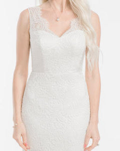 Olia Zavonzia 'Mel' size 8 used wedding dress front view close up