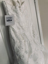 Load image into Gallery viewer, Pronovias &#39;Beca&#39; size 6 new wedding dress back view on hanger
