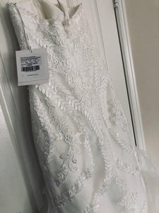 Pronovias 'Beca' size 6 new wedding dress back view on hanger
