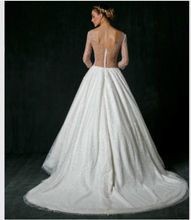 Load image into Gallery viewer, Sareh Nouri &#39;Nannette&#39; size 4 used wedding dress back view on model
