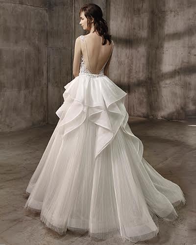 Badgley Mischka 'Ariana' size 6 used wedding dress back view on model