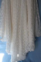 Load image into Gallery viewer, Alfred Angelo &#39;8528&#39; size 8 sample wedding dress view of train
