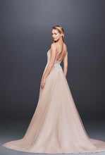 Load image into Gallery viewer, David’s Bridal &#39;Ivory Rose Beaded&#39; size 2 used wedding dress back view on model
