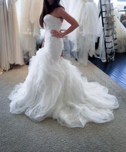 Load image into Gallery viewer, Pronovias &#39;Beca&#39; size 6 new wedding dress side view on bride
