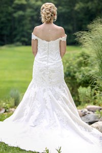 Essence of Australia ' D1617' size 14 used wedding dress back view on bride
