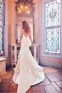 Sareh Nouri 'Paulina' size 2 used wedding dress back view on model