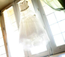 Load image into Gallery viewer, Atelier Aimee &#39;Glamorous&#39; size 6 used wedding dress front view on hanger
