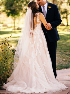 StellaYork 'Lace Illusion Back' size 6 used wedding dress back view on bride