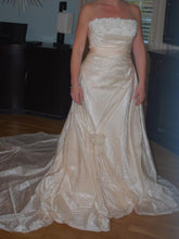 Load image into Gallery viewer, Pronovias &#39;Uango&#39; - Pronovias - Nearly Newlywed Bridal Boutique - 2
