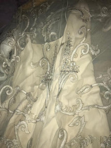 Reem Acra '9019' size 8 used wedding dress view of fabric