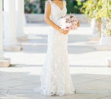 Load image into Gallery viewer, BHLDN &#39;Liesel&#39; size  4 used wedding dress front view on bride
