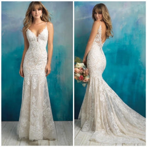 Allure Bridals '9501' size 8 sample wedding dress front/back views on model