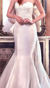 Sareh Nouri 'Paulina' size 2 used wedding dress front view close up