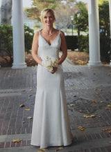 Load image into Gallery viewer, Tara Keely &#39;Classic&#39; size 4 used wedding dress front view on bride
