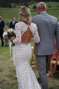 Wtoo 'Anastasia' size 4 used wedding dress back view on bride