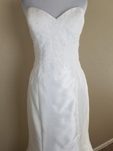 Load image into Gallery viewer, Alfred Angelo &#39;400 Diamond White&#39; size 10 new wedding dress front view
