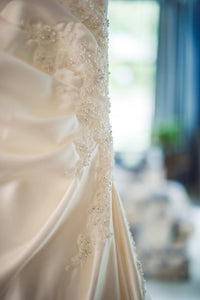 David Tutera for Mon Cheri 'Classic' size 4 used wedding dress view of detail