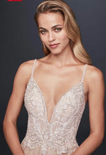 Load image into Gallery viewer, David’s Bridal &#39;Ivory Rose Beaded&#39; size 2 used wedding dress front view close up on model
