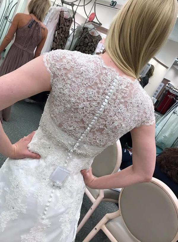 David's Bridal 'Cap Sleeve' size 2 new wedding dress back view on bride