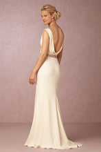 Load image into Gallery viewer, Badgley Mischka &#39;Livia&#39; size 2 sample wedding dress back view on model
